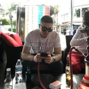 Meet your Posher, Esteban